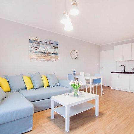 Apartments Gdynia Na Fali With Free Parking By Noclegi Renters Esterno foto